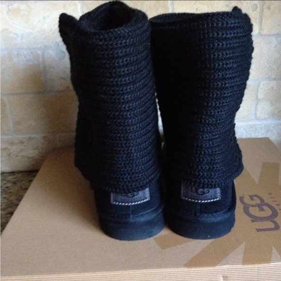 Brand new in the box Ugg size 7. - Picture 4 of 6